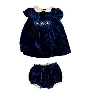 Gucci baby dress and bloomers. Navy velvet, size 6-9 months with lace collar